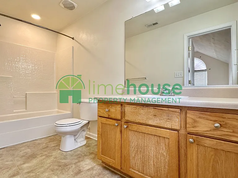 1323 Hoover Ave — Photo 13
