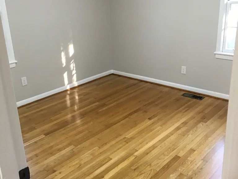 1122 Young St — Photo 2