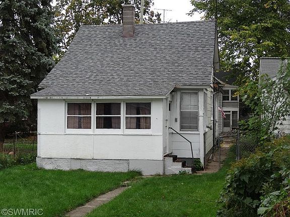 5th image of 1317 Quarry Ave NW