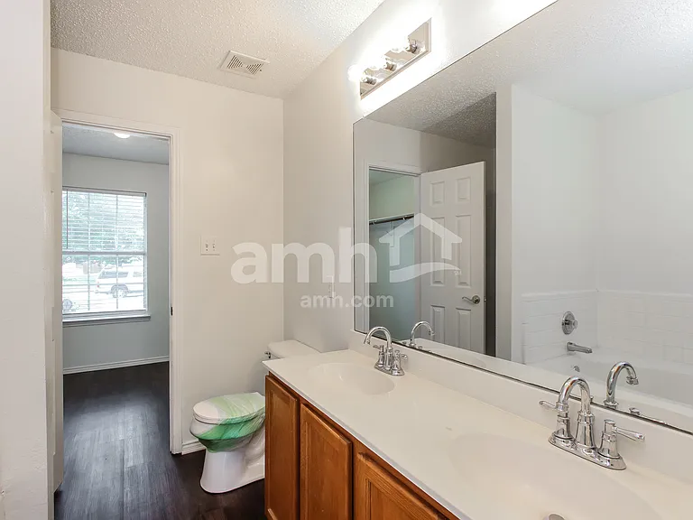 1100 Warrington Way — Photo 13