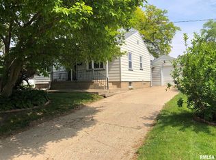 925 E Highland Pl, Peoria Heights, IL 61616