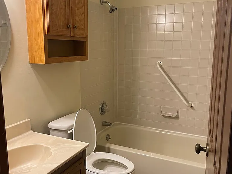 200 Maple Ave — Photo 20