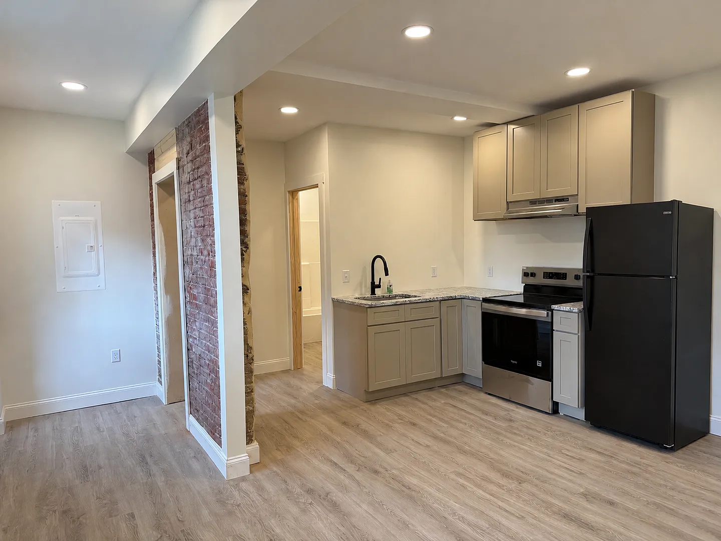 463 S. Prince St. — Photo 3