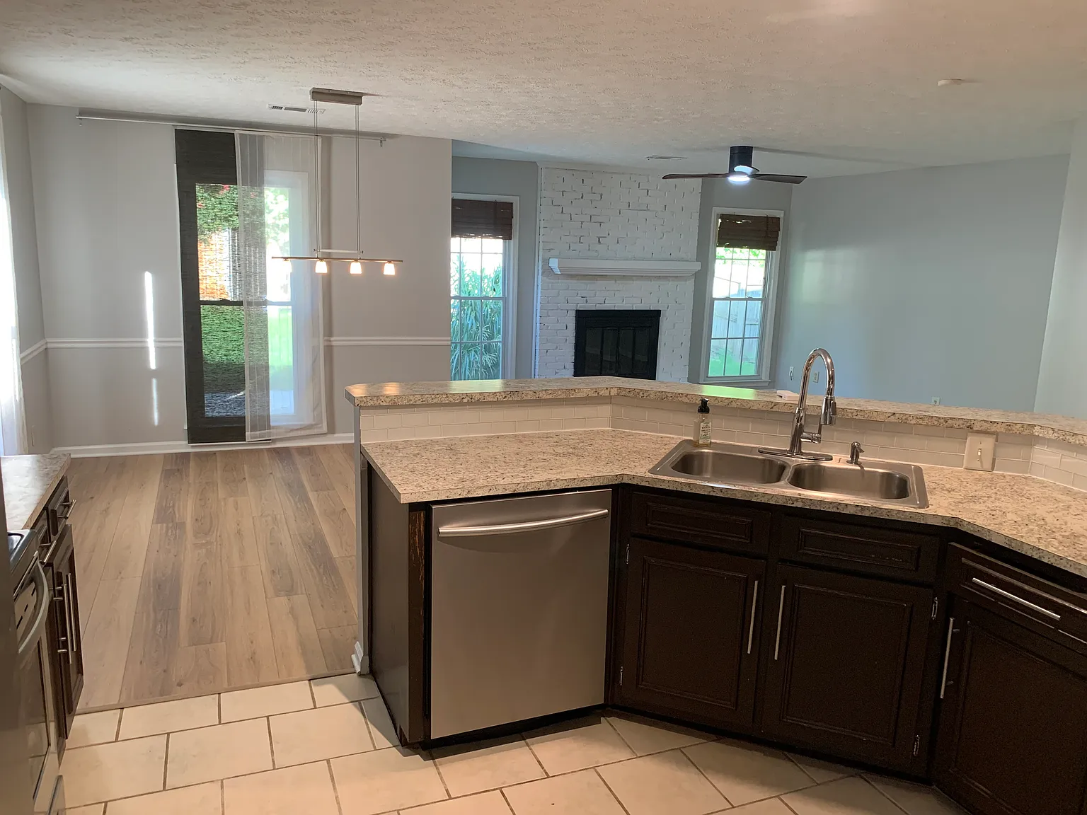2 bed, 1250 sqft, $1,500 — Photo 1