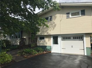 104 Peterson Dr, Camillus, NY 13031