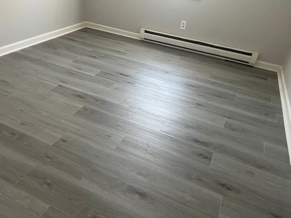 4th image of 1131-1159 Williford St #1155