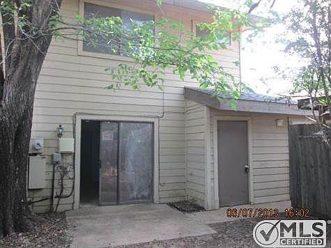 2nd image of 557 Hunters Glen St