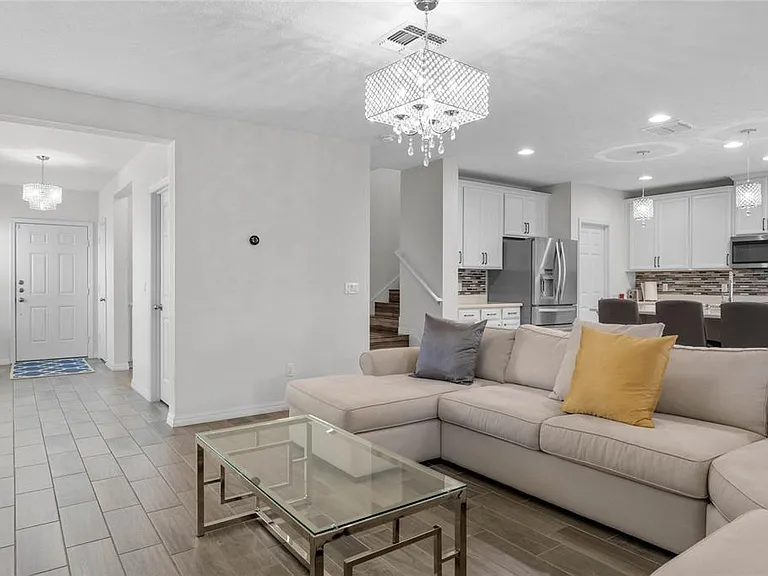 3211 Turret Dr — Photo 4