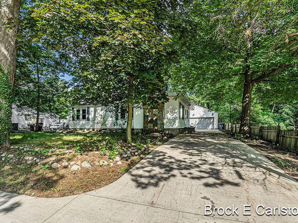 84 Avenue A, Fruitport, MI 49415 Zillow