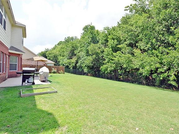 3rd image of 1510 Lynn Dr