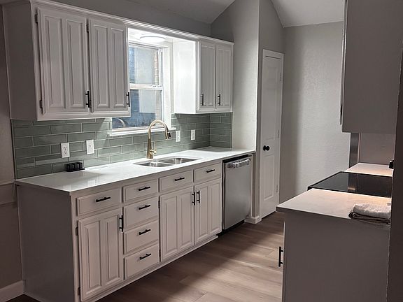 2nd image of 6621 Darcy Ln