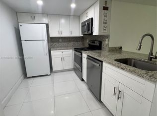 14155 SW 87th St #E201, Miami, FL 33183