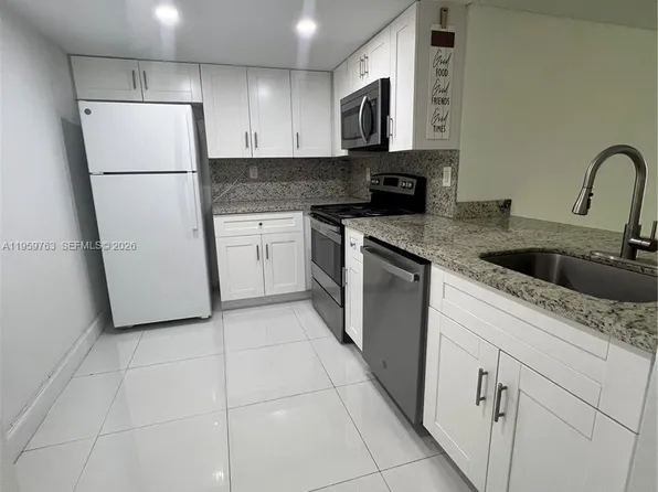 14155 SW 87th St #E201, Miami, FL 33183