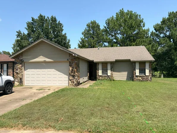 8917 S 30th St, Fort Smith, AR 72908