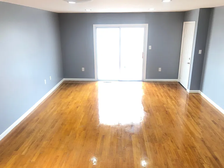 10 Pollock Ave #1 — Photo 2