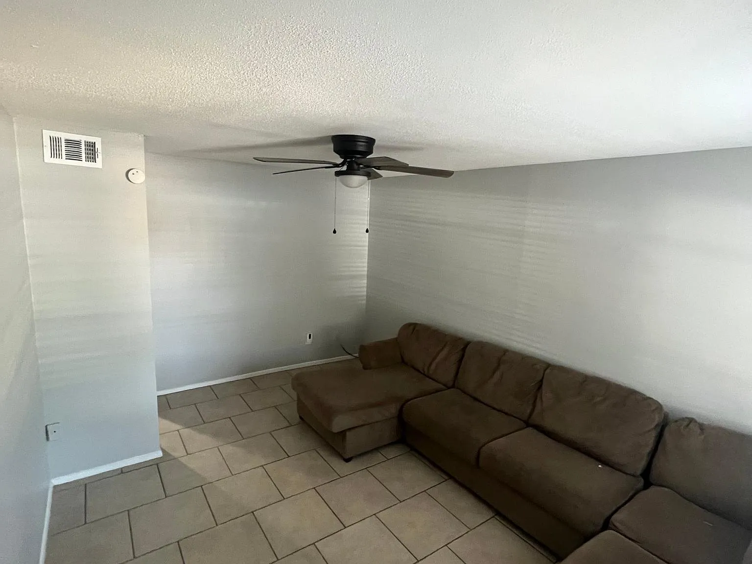 3 bed, 1152 sqft, $680 — Photo 2
