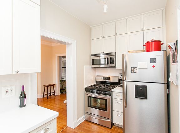 3rd image of 3520 N Lake Shore Dr APT 7H