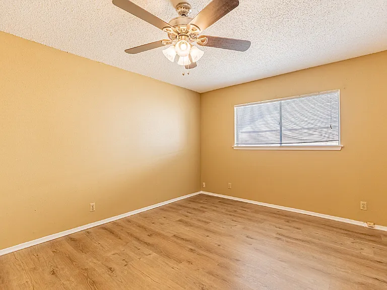 4414 Valleybrook — Photo 20