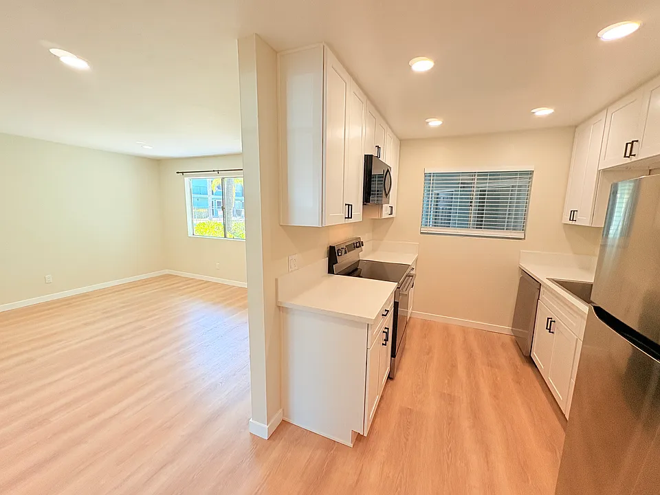 328 S Weitzel St #6