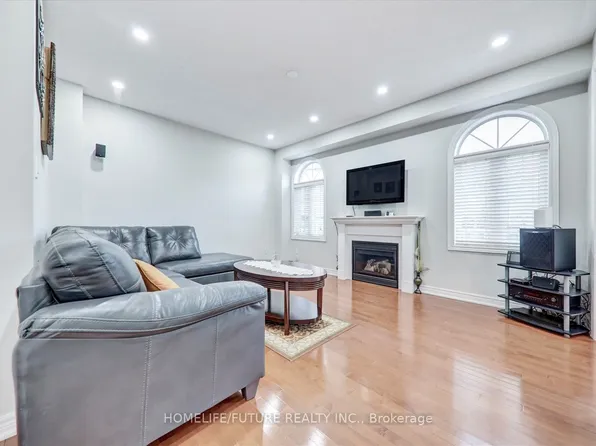 2 Tovey Ter, Brampton, ON L6R 3E6