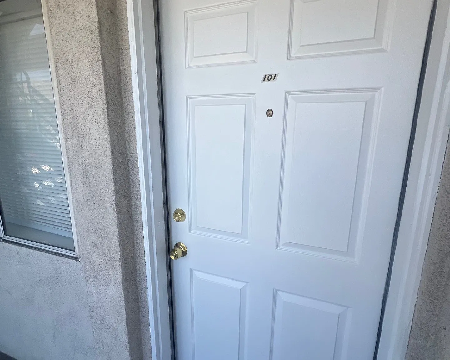 1 bed, 1.5 bath, 950 sqft, $1,900 — Photo 2
