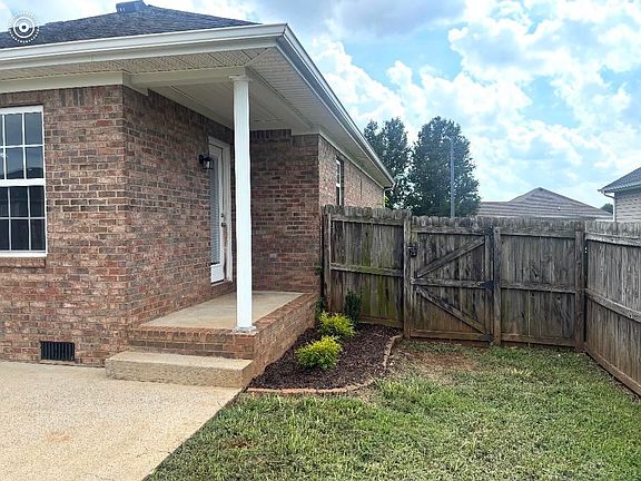 3rd image of 3380 Fair Oaks Cir