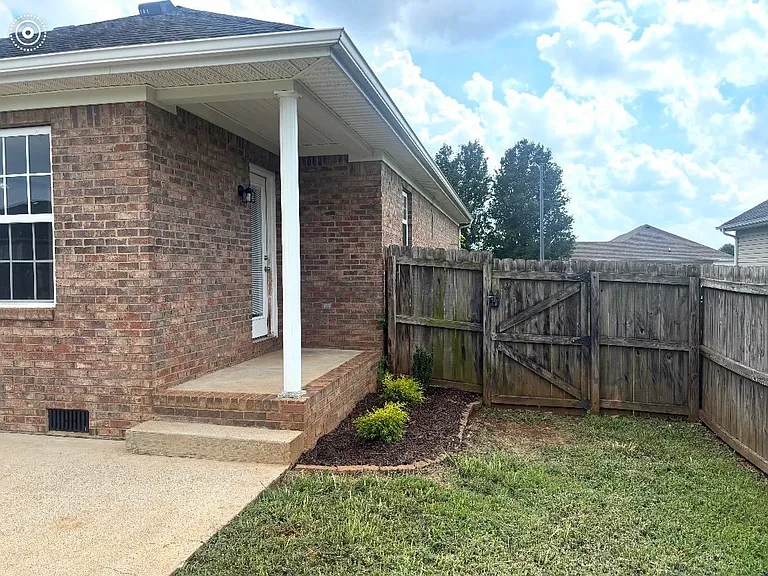 3380 Fair Oaks Cir — Photo 3
