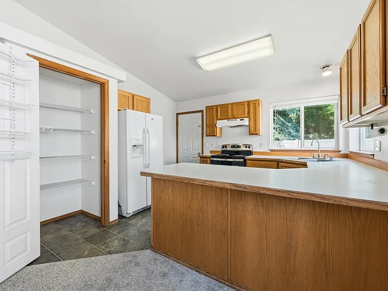 5769 N Lachaise Ln — Photo 11