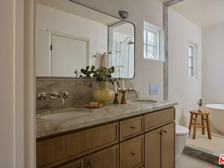 145 N Willaman Dr — Photo 16