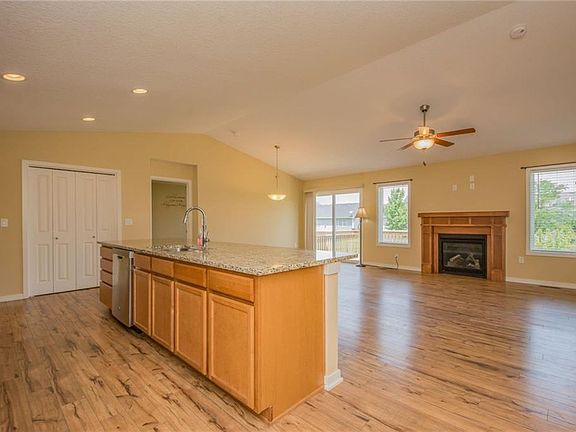 4th image of 4722 E Valdez Dr
