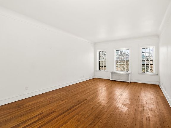 4th image of 439 Ridge Ave APT 2