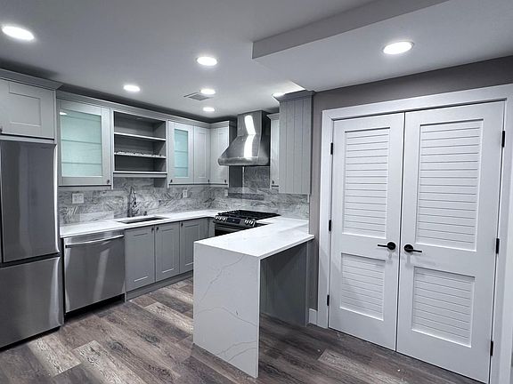 4th image of 259 Terrace Ave