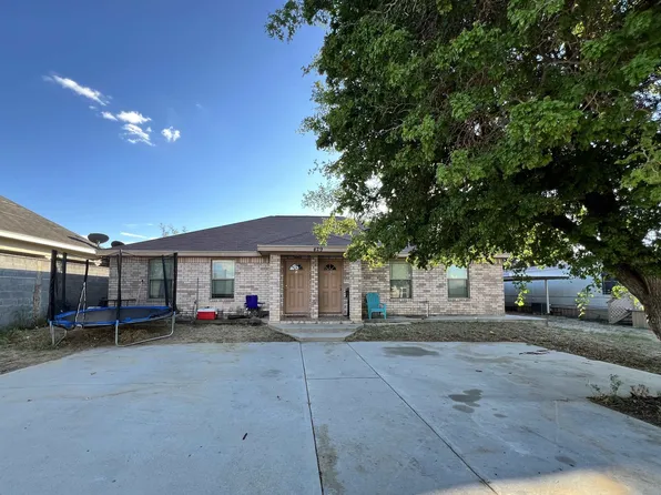 429 Falcon Shores Dr, Zapata, TX 78076