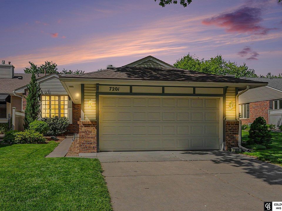 1st image of 7201 Grand Oaks Dr
