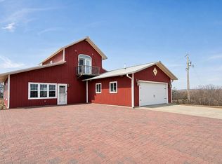 33225 Wabaunsee Rd, Wamego, KS 66401