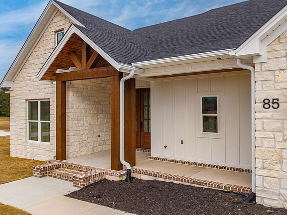 3rd image of 85 Emerald Ln