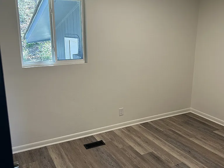 3310 Easton Ave #B — Photo 6