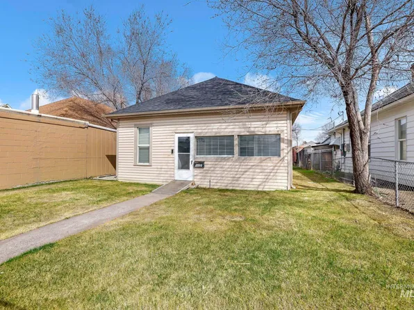 332 4th Ave W, Twin Falls, ID 83301