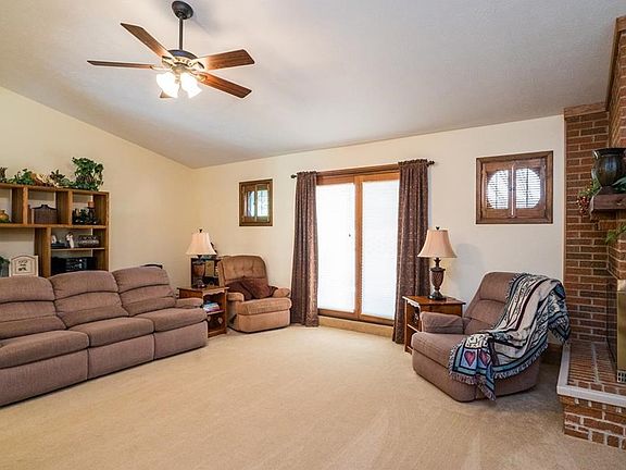 2nd image of 1100 Scenic Ct