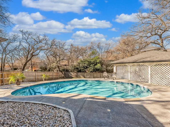 1011 Tanglewood Ln, Arlington, TX 76012