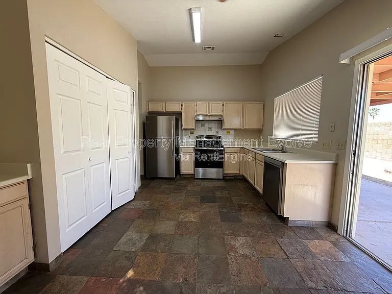 3936 W Chama Dr — Photo 5
