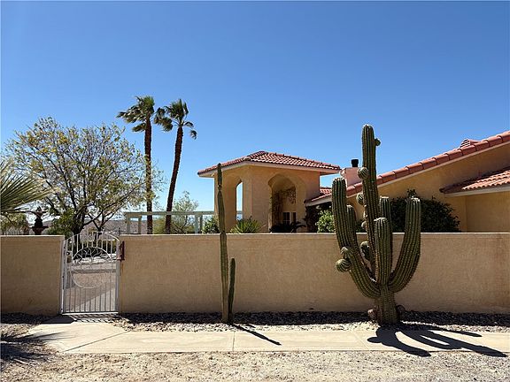 5th image of 10341 Pinon Ave