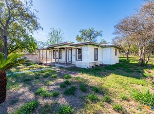 210 S Monterey St, Smiley, TX 78159