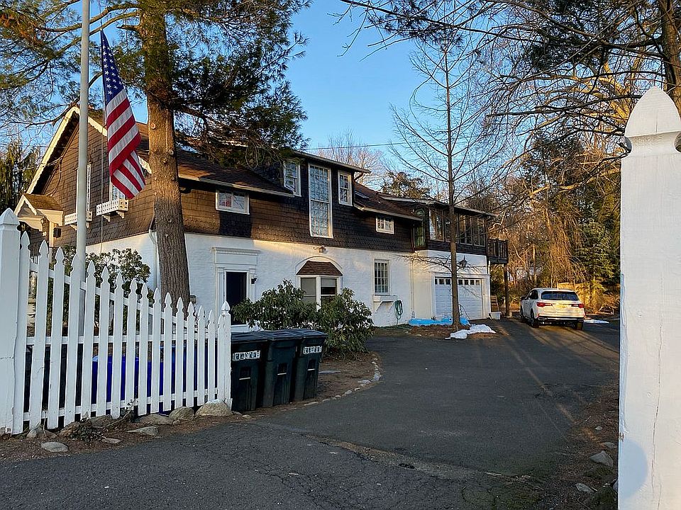 2nd image of 90 Vreeland Ave