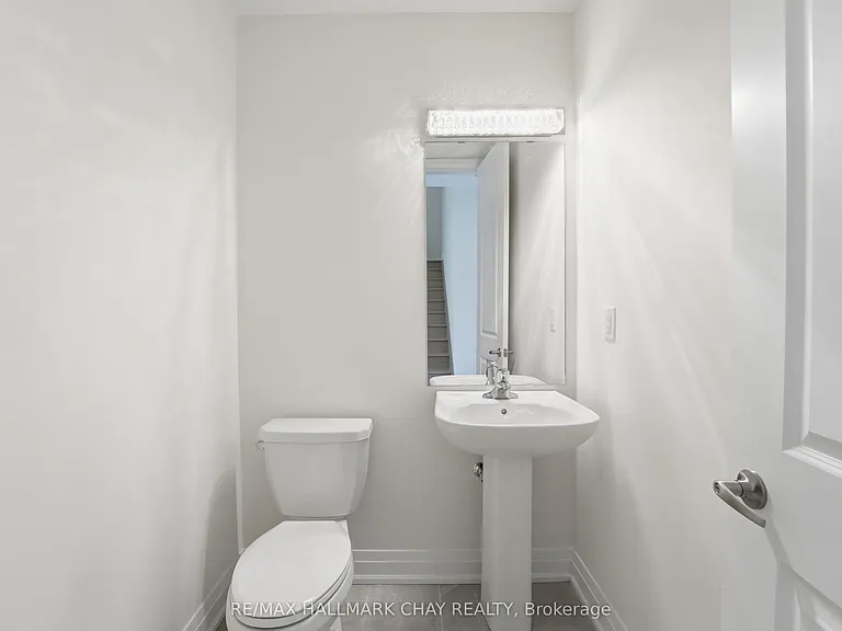 25 Del Ray Cres — Photo 11