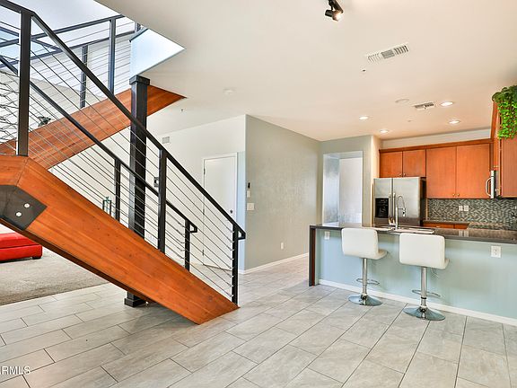 4th image of 2315 E PINCHOT Avenue #105