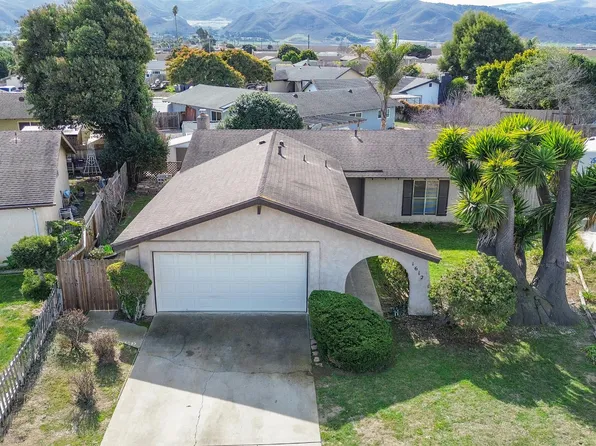 1612 W Lemon Pl, Lompoc, CA 93436