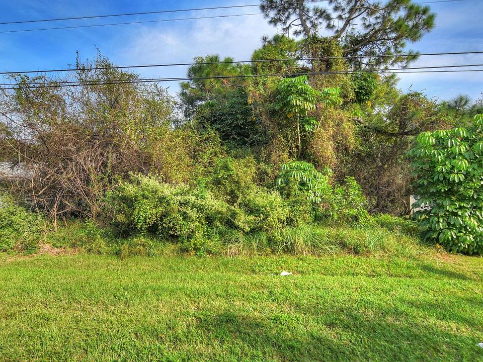 1st image of 1341 SE Floresta Dr