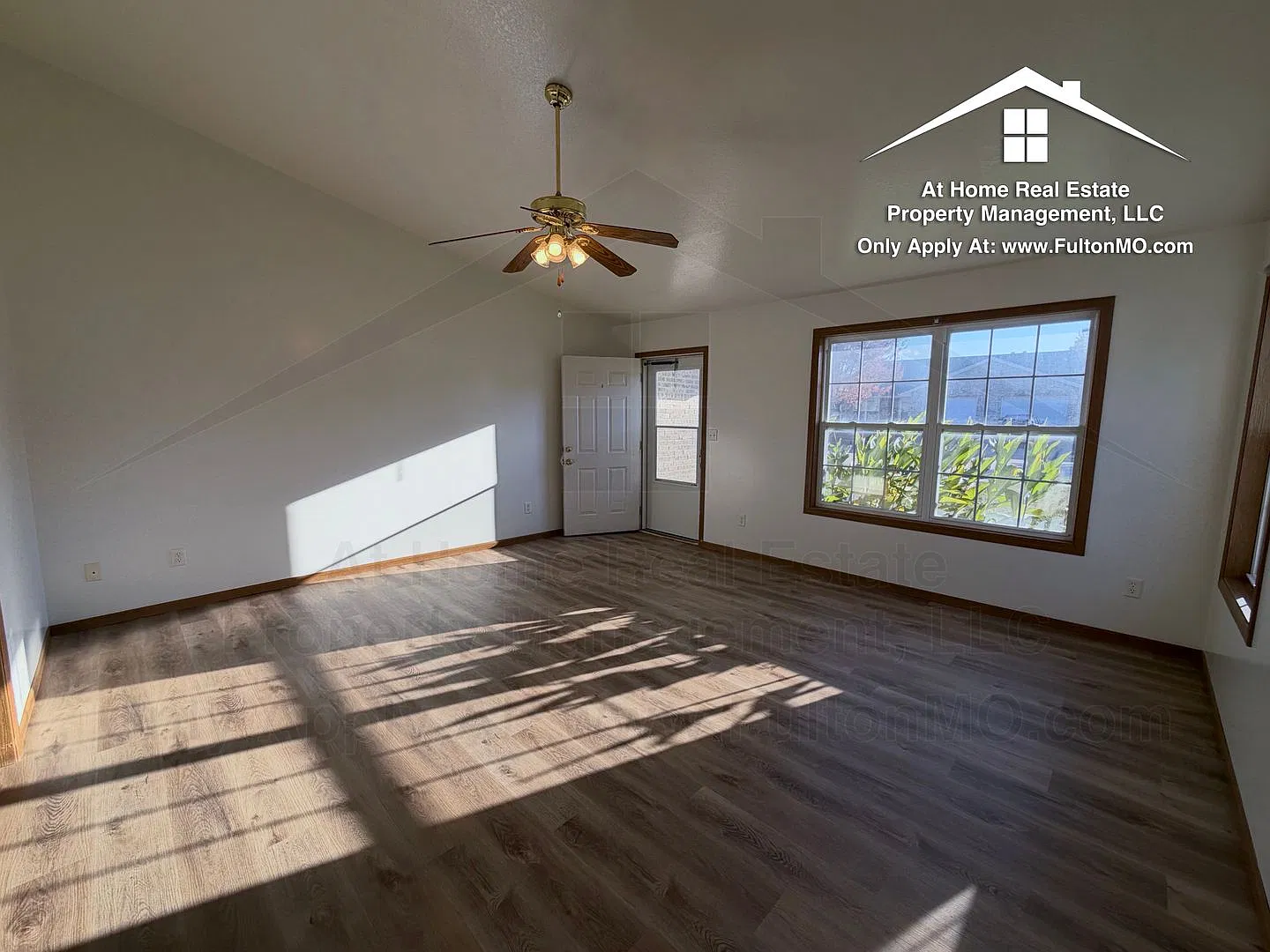 Law Court 477-479 Duplex — Photo 3