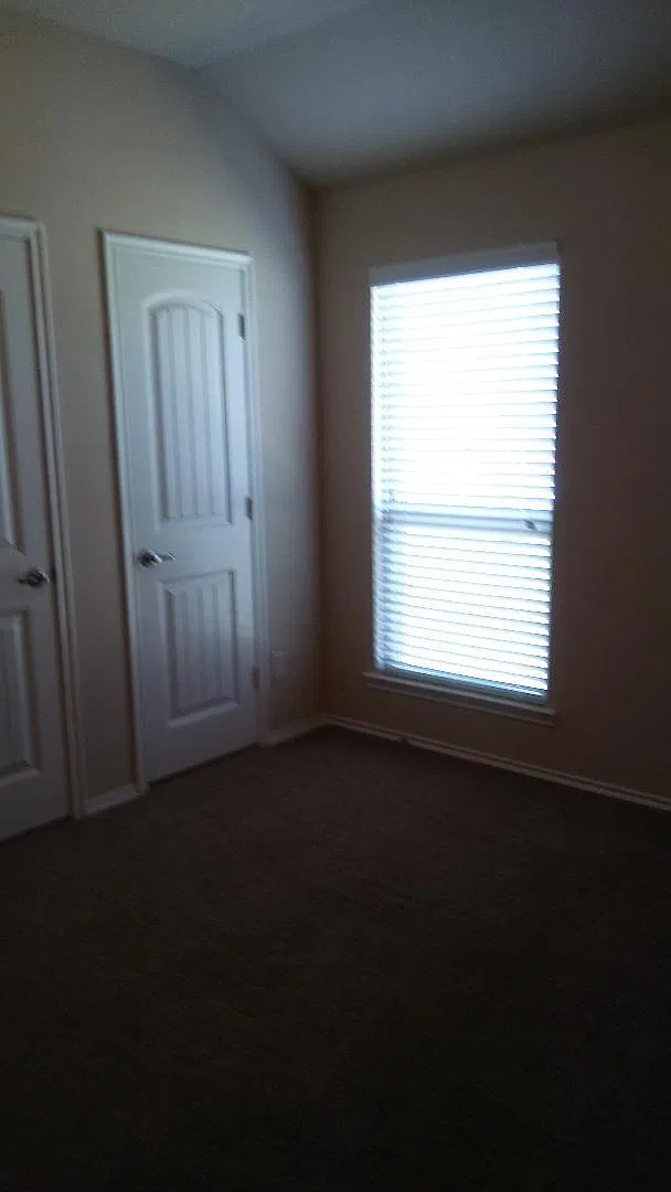 3 bed, 1686 sqft, $2,100 — Photo 4